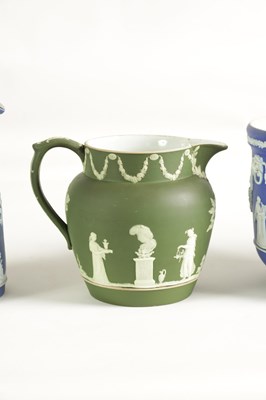 Lot 20 - A COLLECTION OF FIVE PIECES OF WEDGEWOOD COLOURED JASPERWARE