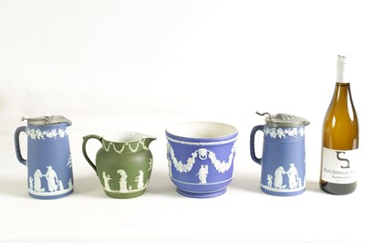 Lot 20 - A COLLECTION OF FIVE PIECES OF WEDGEWOOD COLOURED JASPERWARE