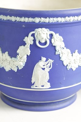 Lot 20 - A COLLECTION OF FIVE PIECES OF WEDGEWOOD COLOURED JASPERWARE