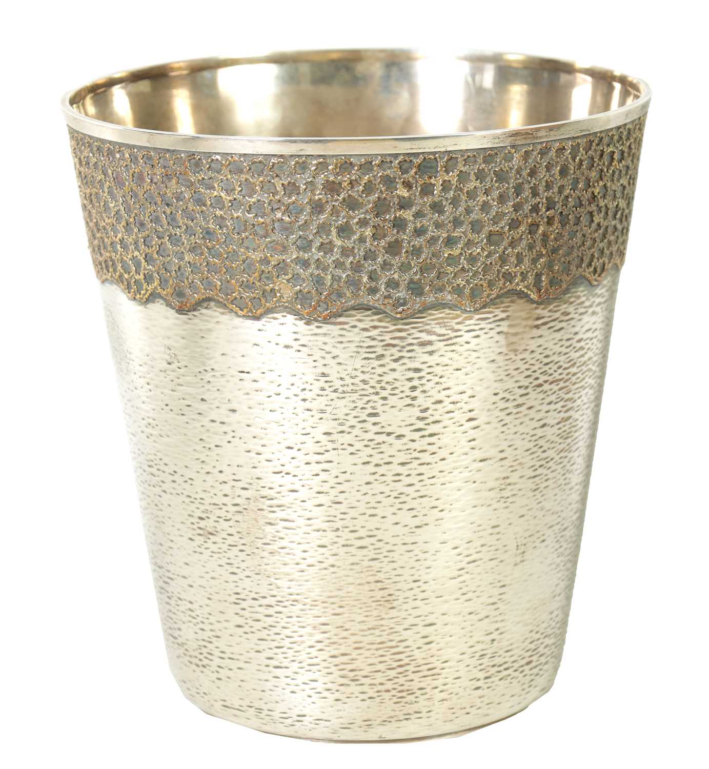 Lot 575 - AN EXCEPTIONAL AND RARE LARGE STUART DEVLIN SILVER AND SILVER GILT CHAMPAIGN ICE BUCKET