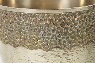 Lot 575 - AN EXCEPTIONAL AND RARE LARGE STUART DEVLIN SILVER AND SILVER GILT CHAMPAIGN ICE BUCKET