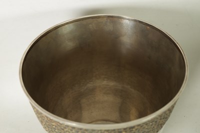 Lot 575 - AN EXCEPTIONAL AND RARE LARGE STUART DEVLIN SILVER AND SILVER GILT CHAMPAIGN ICE BUCKET