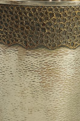 Lot 575 - AN EXCEPTIONAL AND RARE LARGE STUART DEVLIN SILVER AND SILVER GILT CHAMPAIGN ICE BUCKET