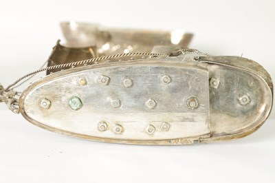 Lot 577 - A LATE 19TH/EARLY 20TH CENTURY CONTINENTAL SILVER NEFF