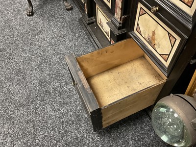 Lot 1432 - A GOOD 18TH CENTURY ITALIAN PIETRA DURA INLAID EBONISED TABLE CABINET