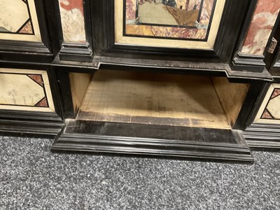 Lot 1432 - A GOOD 18TH CENTURY ITALIAN PIETRA DURA INLAID EBONISED TABLE CABINET