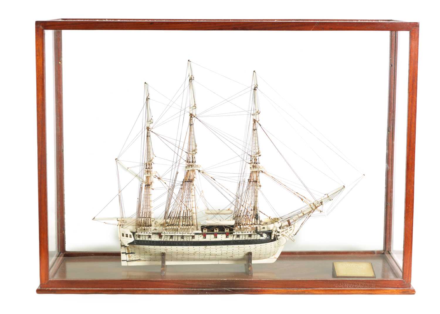 Lot 607 - A LARGE 19TH CENTURY FRENCH NAPOLEONIC PRISONER-OF-WAR BONE MODEL OF THE 34-GUN U.S FRIGATE RALEIGH