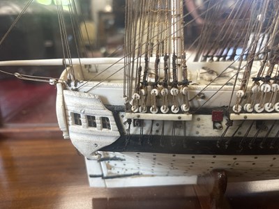 Lot 607 - A LARGE 19TH CENTURY FRENCH NAPOLEONIC PRISONER-OF-WAR BONE MODEL OF THE 34-GUN U.S FRIGATE RALEIGH