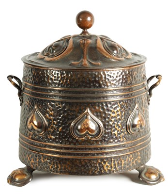 Lot 577 - AN ART NOUVEAU COPPER COAL BUCKET AND LID
