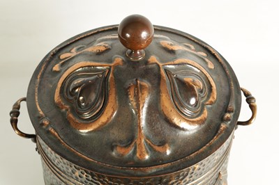 Lot 577 - AN ART NOUVEAU COPPER COAL BUCKET AND LID
