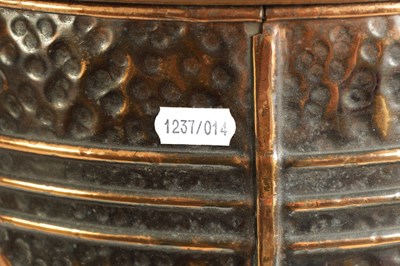 Lot 577 - AN ART NOUVEAU COPPER COAL BUCKET AND LID