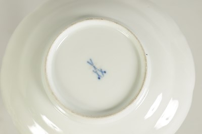 Lot 66 - AN 18TH CENTURY MEISSEN SEVEN-PIECE TETE-A-TETE SET