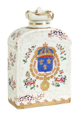 Lot 67 - A 19TH CENTURY MEISSEN STYLE RECTANGULAR PORCELAIN TEA CADDY AND COVER