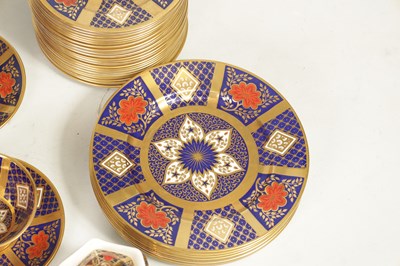 Lot 41 - A 20TH-CENTURY TWELVE-PIECE PORCELAIN DESSERT SERVICE BY CAVERSWALL