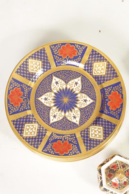 Lot 41 - A 20TH-CENTURY TWELVE-PIECE PORCELAIN DESSERT SERVICE BY CAVERSWALL