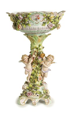 Lot 89 - A 19TH CENTURY DRESDEN STYLE PORCELAIN CENTREPIECE