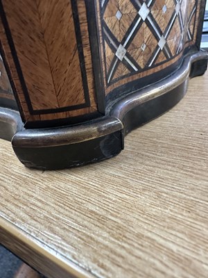 Lot 867 - TAHAN, PARIS. A FINE 19TH CENTURY KINGWOOD AND MOTHER OF PEARL PARQUETRY EBONY BANDED AND BRASS BOUND SERPENTINE TEA CADDY