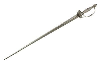 Lot 510 - AN 18TH CENTURY SILVER HILTED ENGLISH SHORT SWORD