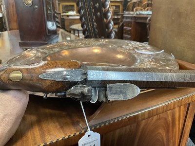 Lot 504 - A GOOD PAIR OF EARLY 19TH CENTURY FLINTLOCK DUELLING PISTOLS BY THEOPHILUS RICHARDS