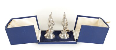 Lot 333 - A LARGE CASED PAIR OF SILVER ROYAL HORSE ARTILLERY SOLDIER MENU HOLDERS