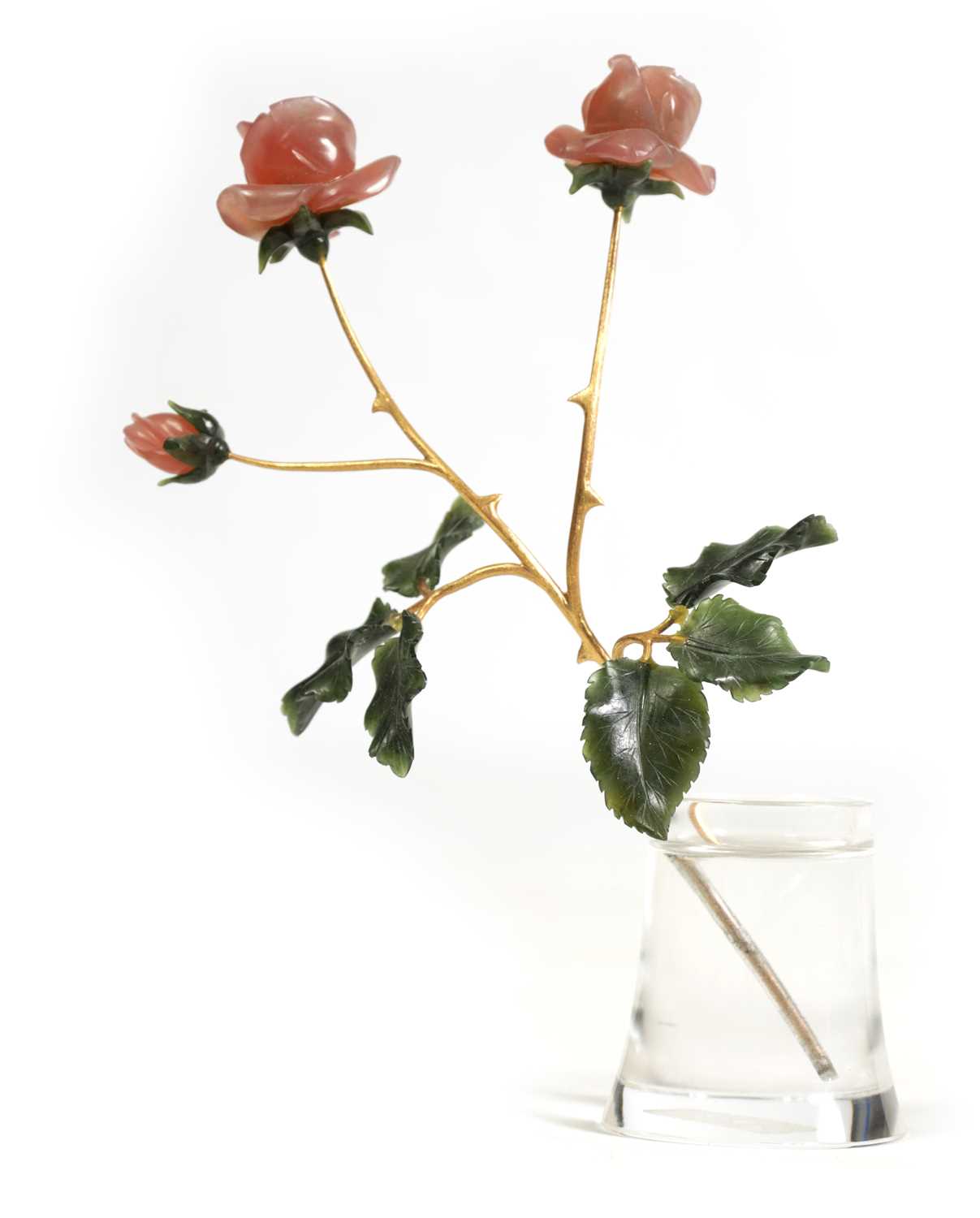 Lot 205 - A 20TH CENTURY 18CT GOLD NEPHRITE JADE AND HARDSTONE FLOWER MODEL IN THE FABERGE STYLE