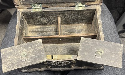 Lot 159 - AN 18TH CENTURY CEYLONESE CARVED EBONY AND SILVER METAL MOUNTED JEWELLERY BOX