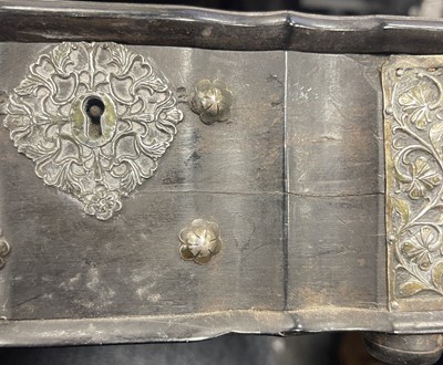 Lot 159 - AN 18TH CENTURY CEYLONESE CARVED EBONY AND SILVER METAL MOUNTED JEWELLERY BOX