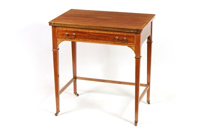 Lot 1333 - AN EDWARDIAN INLAID AND CROSS-BANDED MAHOGANY WRITING TABLE