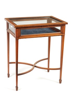 Lot 1057 - AN EDWARDIAN MAHOGANY INLAID BIJOUTERIE TABLE