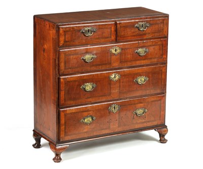 Lot 1193 - AN EARLY 18TH-CENTURY FIGURED WALNUT BACHELOR'S CHEST