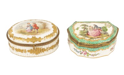 Lot 39 - TWO 19TH CENTURY MEISSEN STYLE PORCELAIN BOXES
