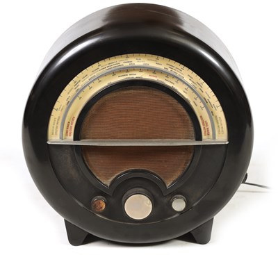 Lot 601 - A 1930’S EKOC TYPR A.C. 76 SUPERHET RADIO