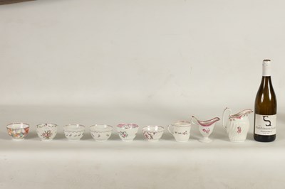 Lot 34 - A GROUP OF 18TH CENTURY NEWHALL AND SIMILAR PORCELAIN TEA WARES