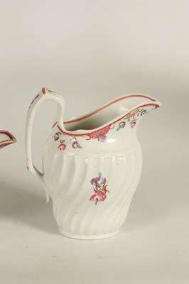 Lot 34 - A GROUP OF 18TH CENTURY NEWHALL AND SIMILAR PORCELAIN TEA WARES
