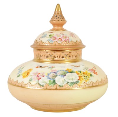 Lot 44 - A LOCKE & Co. WORCESTER GILT AND BLUSHED IVORY POT POURRI BOWL AND COVER