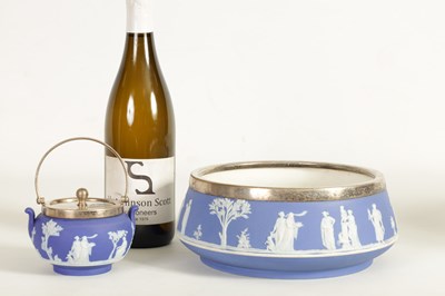 Lot 36 - A WEDGWOOD JASPERWARE SALAD BOWL AND PRESERVE BOWL