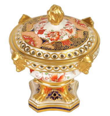 Lot 72 - A 19TH CENTURY SPODE PORCELAIN POTPOURRI JAR AND COVER