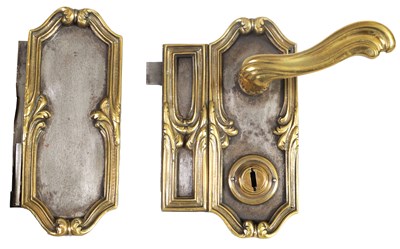 Lot 435 - A 19TH CENTURY FRENCH STEEL AND CAST BRASS MOUNTED DOOR LOCK