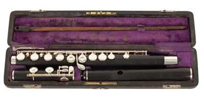 Lot 732 - A RARE GEORGE W. HAYNES NEW YORK. GRENADILLA WOOD AND SOLID SILVER FLUTE CIRCA 1920