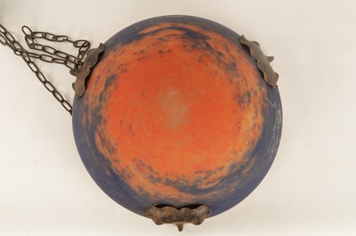 Lot 10 - MULLER FRERES (CO.) LUNEVILLE (FRANCE). AN ART NOUVEAU PENDENT GLASS LIGHT FITTING