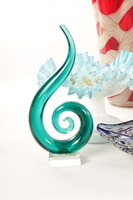 Lot 6 - A LARGE COLLECTION OF 20TH CENTURY CONTINENTAL GLASSWARE INCLUDING THREE MURANO