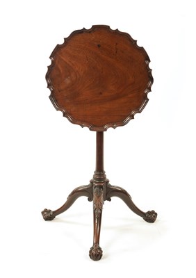 Lot 1343 - A MID 18TH CENTURY MAHOGANY TILT-TOP TRIPOD TABLE IN THE MANNER OF THOMAS CHIPPENDALE