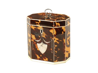 Lot 1153 - A FINE GEORGE III TORTOISHELL, IVORY AND MOTHER OF PEARL INLAID FACETTED TEA CADDY