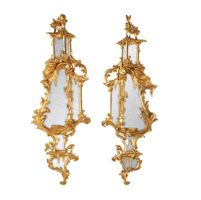 Lot 1232 - A PAIR OF LATE GEORGE III 'CHINESE CHIPPENDALE' GILT GESSO SIDE MIRRORS