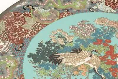 Lot 143 - A LARGE JAPANESE MEIJI PERIOD CLOISONNÉ ENAMEL CHARGER
