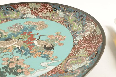 Lot 143 - A LARGE JAPANESE MEIJI PERIOD CLOISONNÉ ENAMEL CHARGER