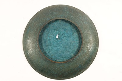 Lot 143 - A LARGE JAPANESE MEIJI PERIOD CLOISONNÉ ENAMEL CHARGER