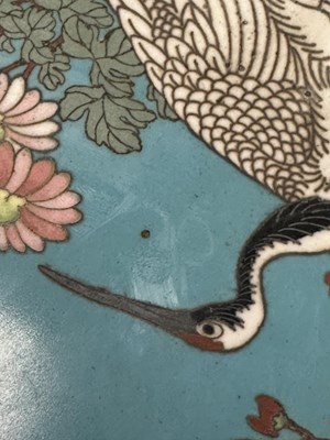 Lot 143 - A LARGE JAPANESE MEIJI PERIOD CLOISONNÉ ENAMEL CHARGER