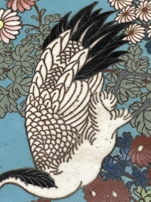 Lot 143 - A LARGE JAPANESE MEIJI PERIOD CLOISONNÉ ENAMEL CHARGER