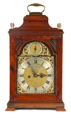Lot 664 - JAMES GREEN, LONDON. A GEORGE III MAHOGANY DOUBLE FUSEE BRACKET CLOCK